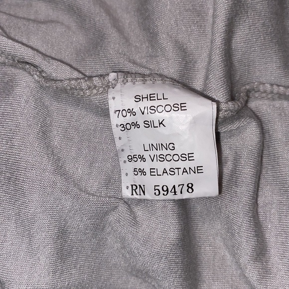 Carina Ricci  Silk blend  floral  Blouse made in Italy size Small - Picture 5 of 8